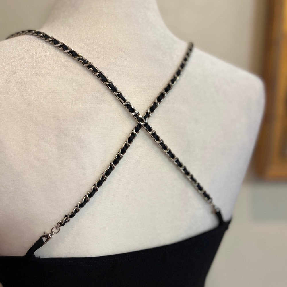 UNYX Low Cut Chain Strap Top